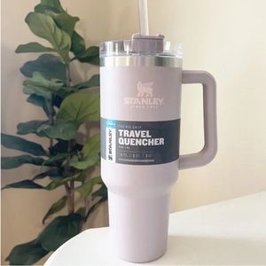 Stanley 40oz Adventure Tumbler in Abalone. NIB